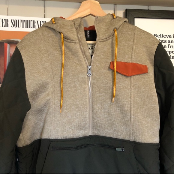 Insulated and hooded 1/2 zip jacket by Dravus - Picture 3 of 9